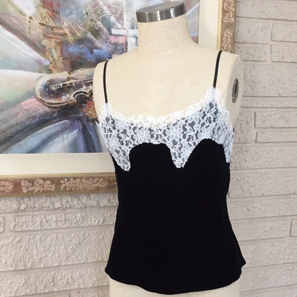 🌹INC International Concepts Velvet Lace Trim Top